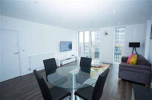 Photo 18 - Highview 2-bed Apartment in London