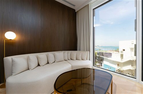 Foto 7 - Maison Privee - Glamourous Apt with Sea Views at FIVE Palm