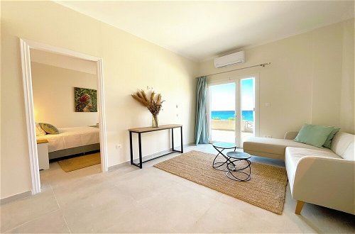 Photo 12 - Beachfront 4-bed Luxury Suite - Agios Gordios, Corfu, Greece