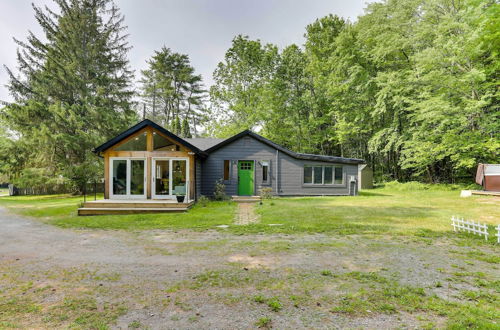 Photo 14 - Modern Monticello Home w/ Hot Tub + Pond