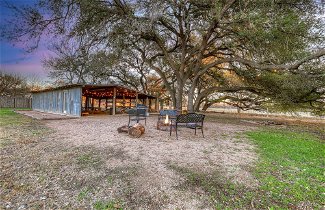 Photo 1 - Olive St Ranch With Hottub-grill and Party Barn