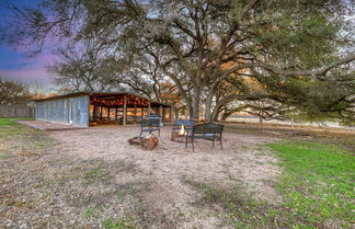 Foto 1 - Olive St Ranch With Hottub-grill and Party Barn