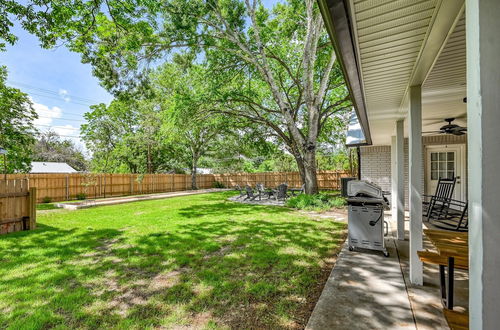 Photo 32 - Luxury Haus - Great Backyard, Firepit, Bocce Ball