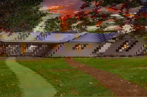 Foto 43 - Luxury Haus - Great Backyard, Firepit, Bocce Ball!