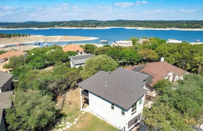 Upscale 5BR Home on Lake Travis With Hottub & Lake Views - Foto 37