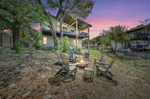 Foto 32 - Upscale 5BR Home on Lake Travis With Hottub & Lake Views