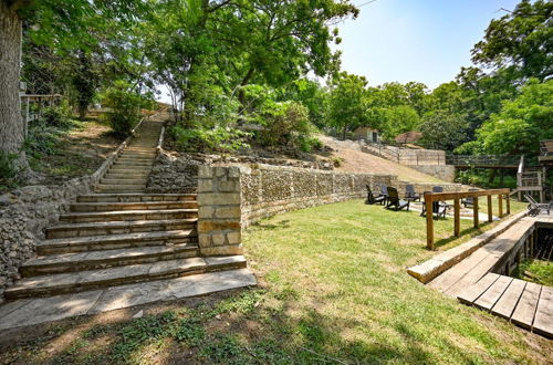 Foto 36 - Luxury Lakefront Oasis With Boat Dock-firepit