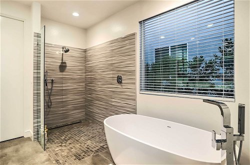 Photo 2 - Sleek & Modern Home w/ Views & Pool Access