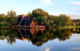 Foto 3 - Lakefront A-frame Cabin With Community Perks