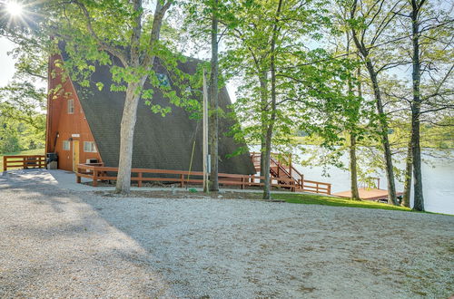 Foto 41 - Lakefront A-frame Cabin With Community Perks