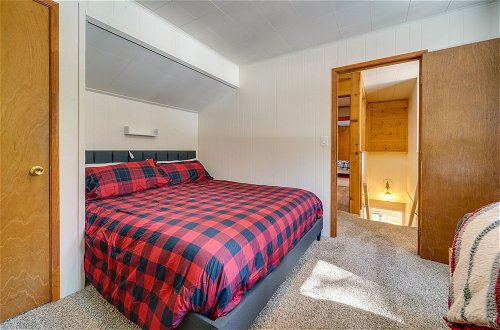 Foto 7 - Graeagle Vacation Rental Cabin w/ Game Room