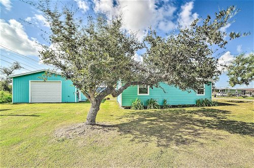 Photo 15 - Vibrant Rockport Cottage w/ Grill ~ Mins to Beach