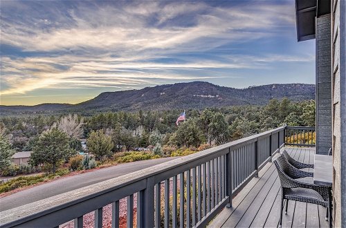 Foto 29 - Modern Pine Retreat w/ Deck & Stunning Views