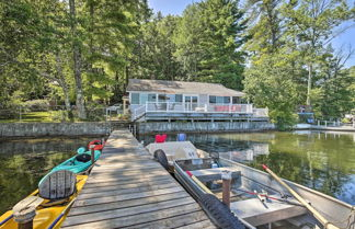 Foto 1 - Renovated Lakefront House w/ Dock: Pets Welcome