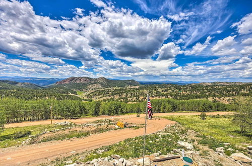 Photo 38 - Cripple Creek Moutain Retreat: Hot Tub + Grill