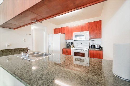 Photo 10 - Awesome Condo At Brickell W Free Parking