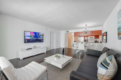 Photo 16 - Awesome Condo At Brickell W Free Parking