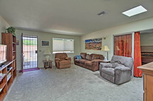 Photo 13 - Green Valley Townhome w/ Patio & Resort Amenities