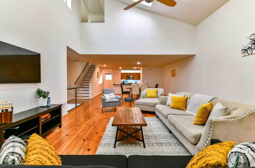 Photo 12 - Modern Houston Townhome: 5 Miles to Downtown