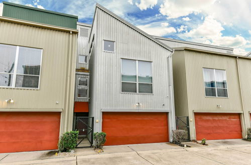 Photo 34 - Modern Houston Townhome: 5 Miles to Downtown