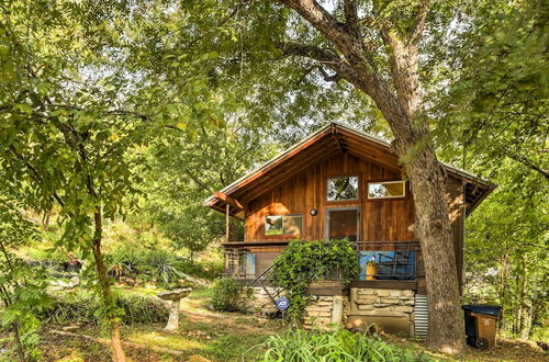 Photo 7 - Chic East Austin Studio Bungalow w/ Spacious Yard