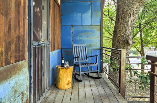 Photo 14 - Chic East Austin Studio Bungalow w/ Spacious Yard