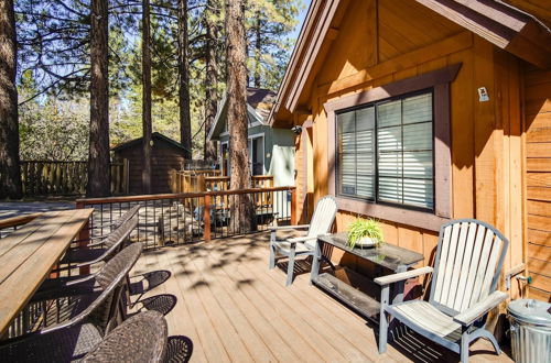 Foto 14 - Goldilodge: Big Bear Lake Cabin w/ Spacious Yard