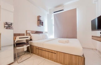 Photo 2 - Good Deal Studio Apartment At Sky House Alam Sutera