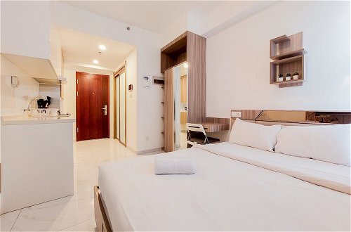 Photo 3 - Good Deal Studio Apartment At Sky House Alam Sutera