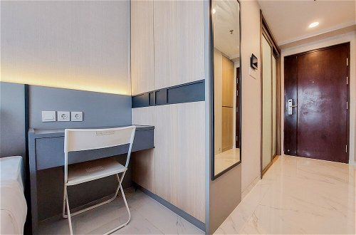 Photo 12 - Gorgeous And Tidy Studio At Sky House Bsd Apartment