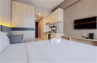 Foto 3 - Gorgeous And Tidy Studio At Sky House Bsd Apartment