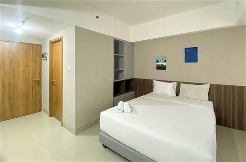 Photo 5 - Minimalist Studio Apartment At Gateway Park Lrt City Bekasi