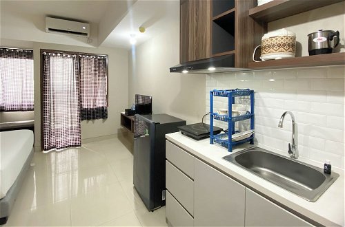 Photo 8 - Minimalist Studio Apartment At Gateway Park Lrt City Bekasi