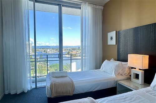 Photo 5 - Chevron Renaissance-Resort Style Living managed by Gold Coast Premium