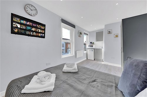 Photo 15 - Lovely 1-bed Studio in West Drayton
