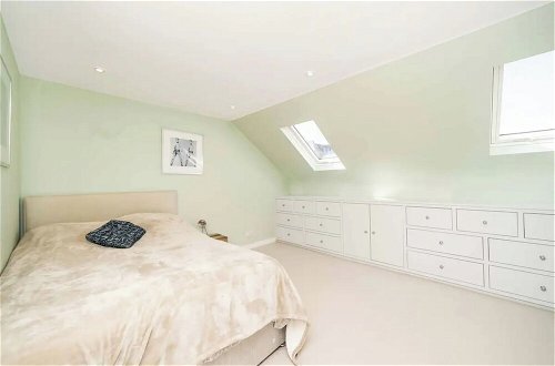 Photo 4 - Modern & Luminous 3BD Family Home - Fulham