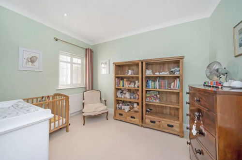 Photo 20 - Modern & Luminous 3BD Family Home - Fulham