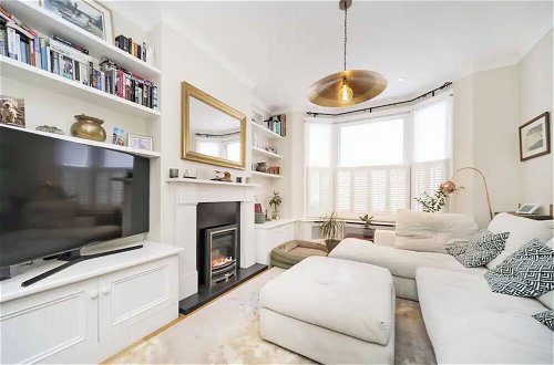 Photo 6 - Modern & Luminous 3BD Family Home - Fulham
