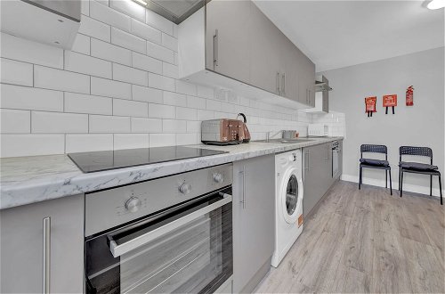 Foto 6 - Captivating 1-bed Studio in West Drayton