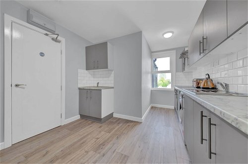 Foto 7 - Captivating 1-bed Studio in West Drayton