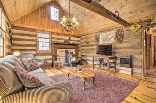 Foto 1 - Scenic Cabin w/ Deck & Fire Pit - Near Hiking