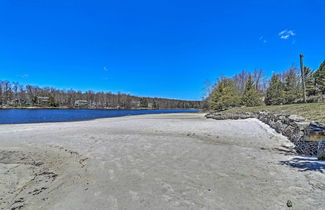 Foto 2 - Poconos Chalet With Lake & Pool Access