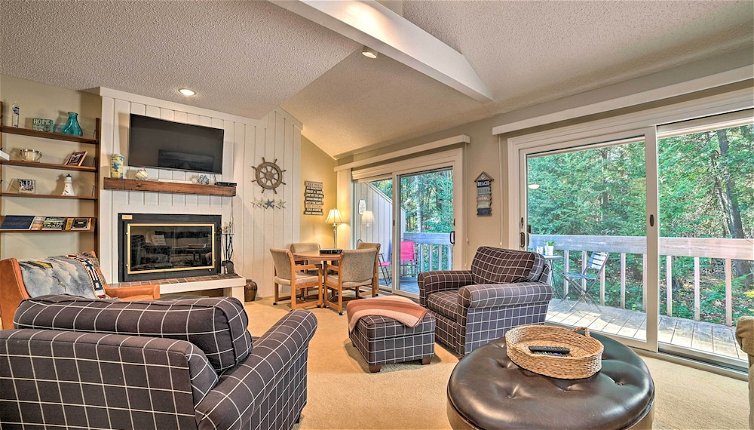 Photo 1 - Cozy Family Home w/ Fireplace < 1 Mi to Lake