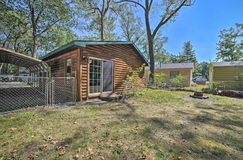 Photo 19 - Charming Houghton Lake Cottage w/ Backyard