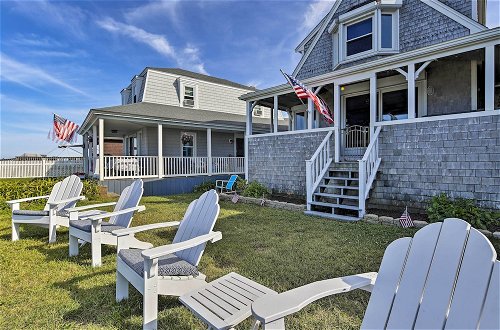 Foto 5 - Oceanfront Cape Cod Home w/ Porch, Yard + Grill