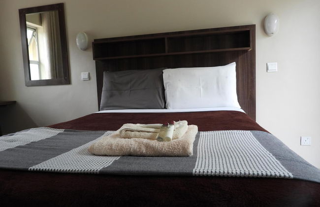 2 Bedroomed Apartment With En-suite and Kitchenette - 2070 - Foto 1