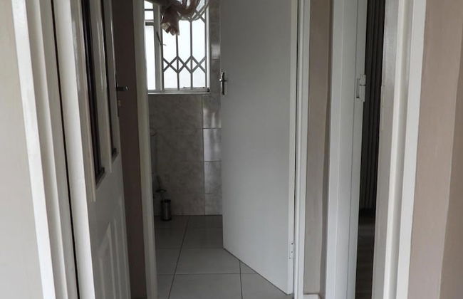 2 Bedroomed Apartment With En-suite and Kitchenette - 2070 - Foto 6