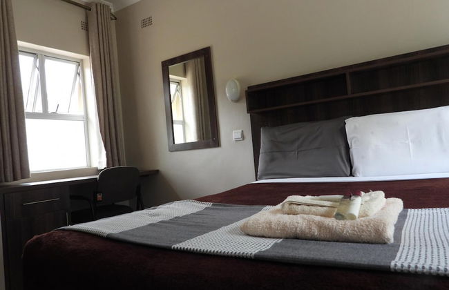 2 Bedroomed Apartment With En-suite and Kitchenette - 2070 - Foto 2