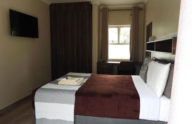 2 Bedroomed Apartment With En-suite and Kitchenette - 2070 - Foto 3