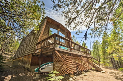 Photo 15 - Charming Strawberry Cabin w/ Private Deck